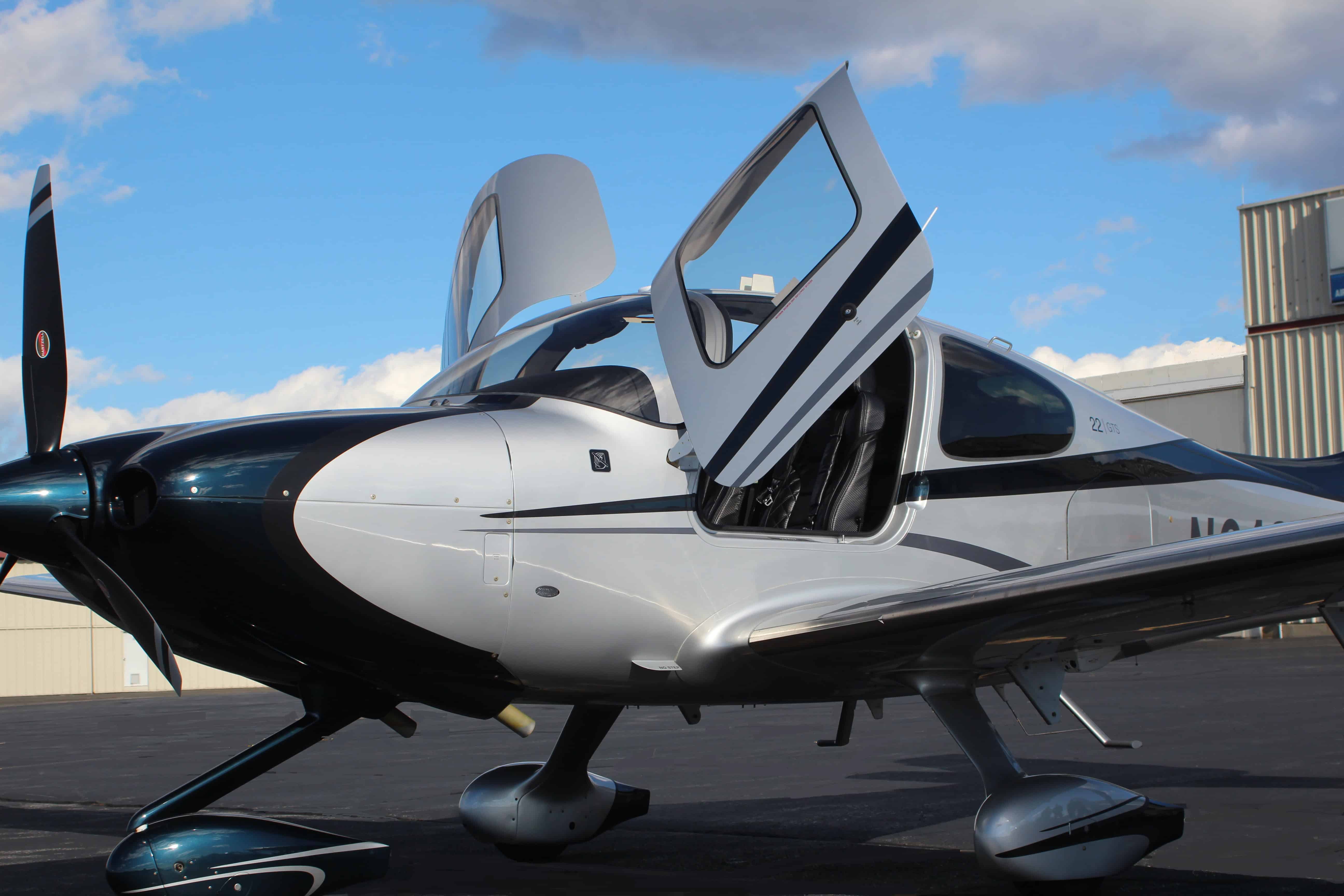Check Out the new Platinum SR-22! - Century Air